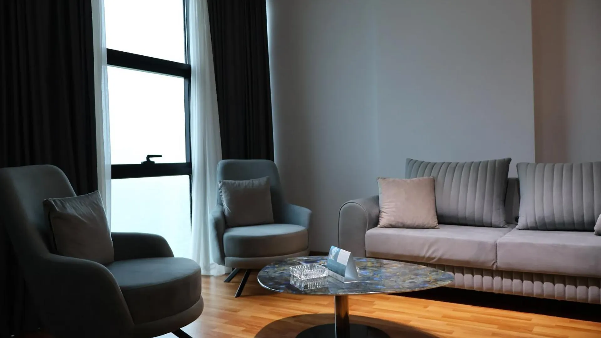 Solo Seaside Apartments Batumi 0*,  Georgien